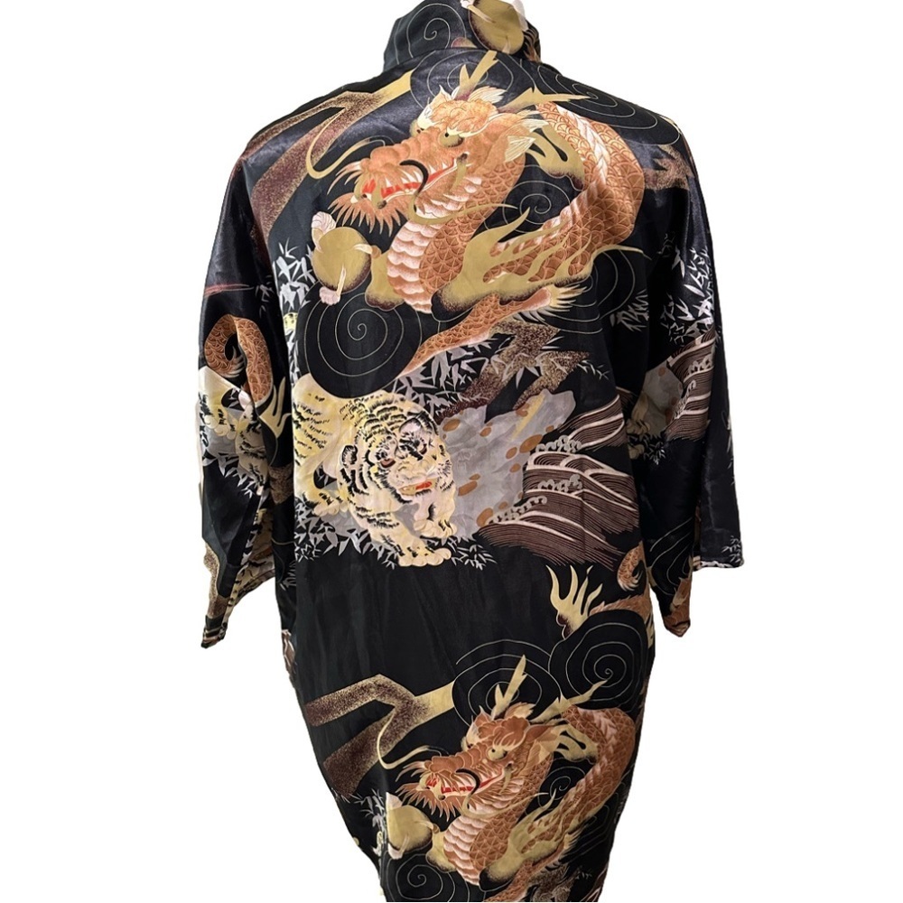 Open Front with Two Pockets Kimono- lightweight and flowy - Picture 3 of 6
